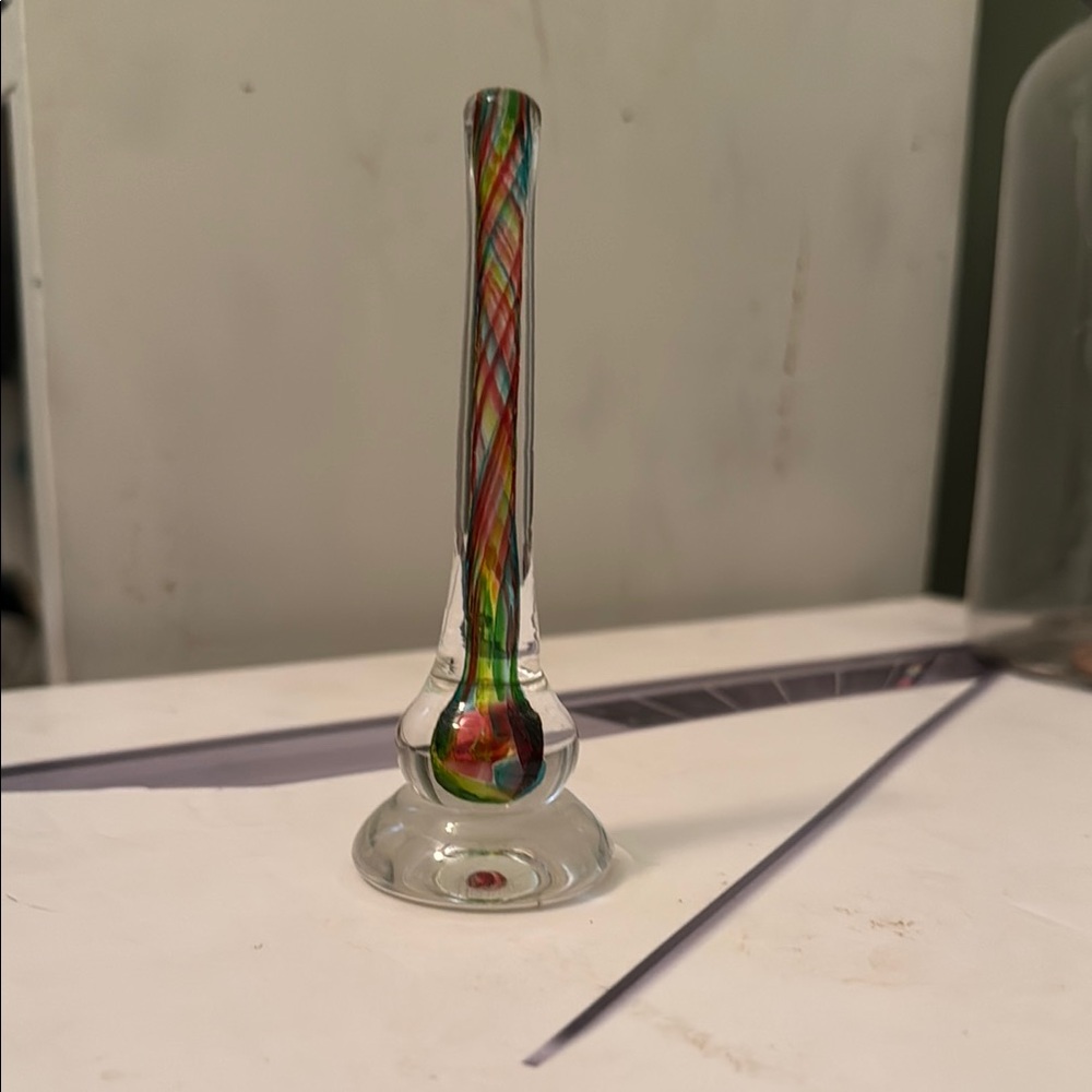Dynamic Red and Green Glass Art Ring Holder